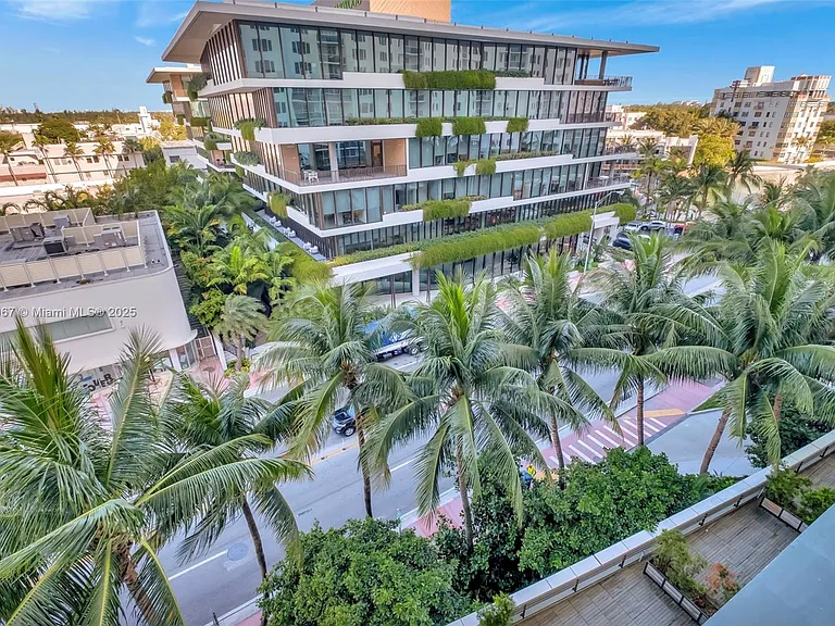 2301 Collins Ave #634 — Photo 3