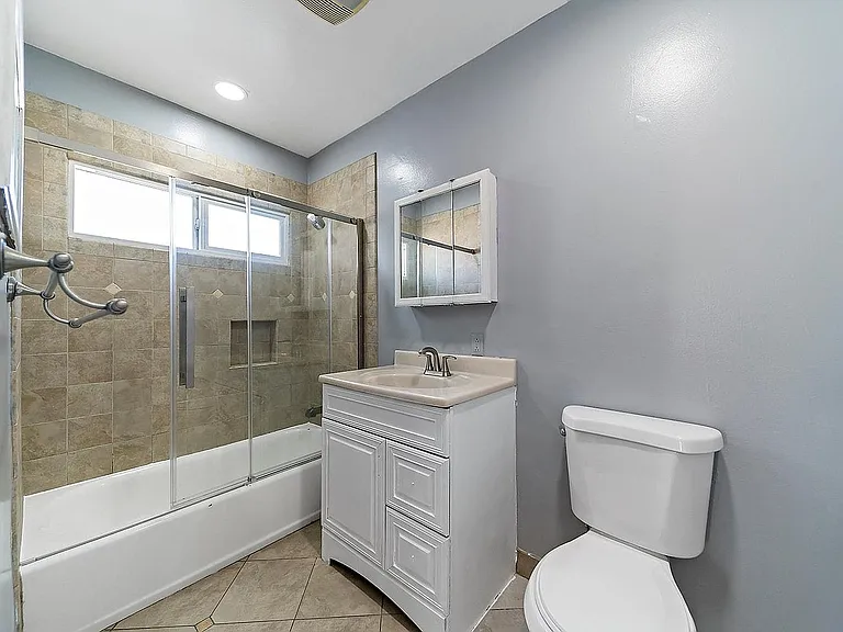 15517 Thornlake Ave — Photo 15