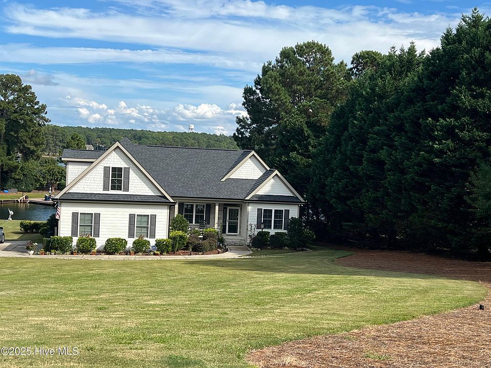 1st image of 127 Shaw Dr