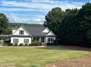 127 Shaw Dr, Pinehurst, NC 27376