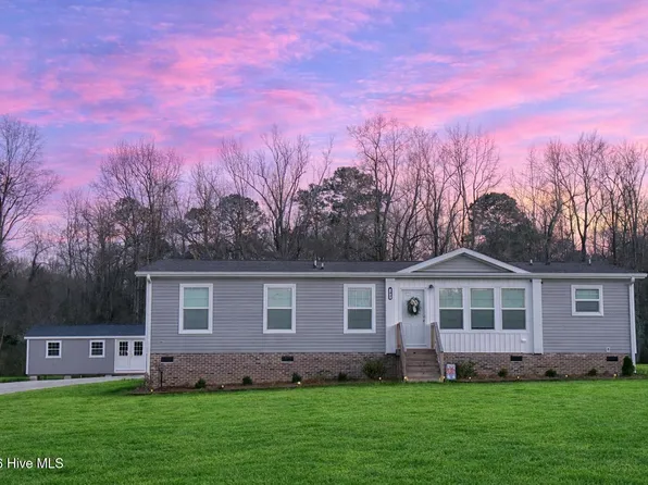 1413 White Oak Road, Four Oaks, NC 27524