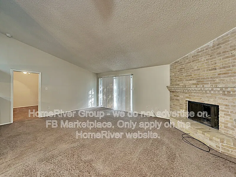 3 bed, 2.0 bath, 1373 sqft, $1,695 — Photo 4