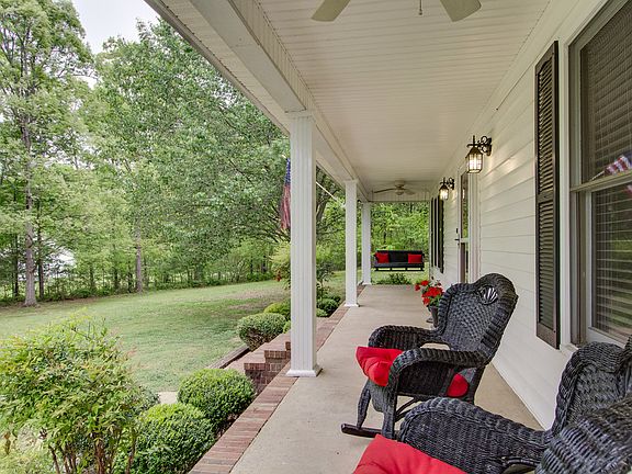 5th image of 108 Dennis Ln