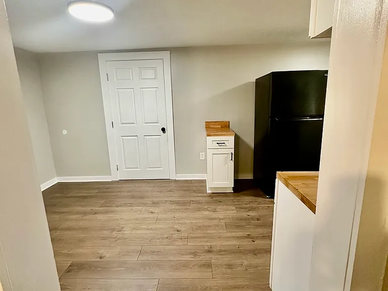 618 E Vine St #B — Photo 10