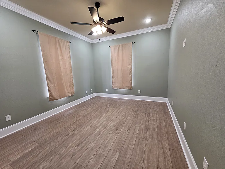 4403 Fontainebleau Dr — Photo 9