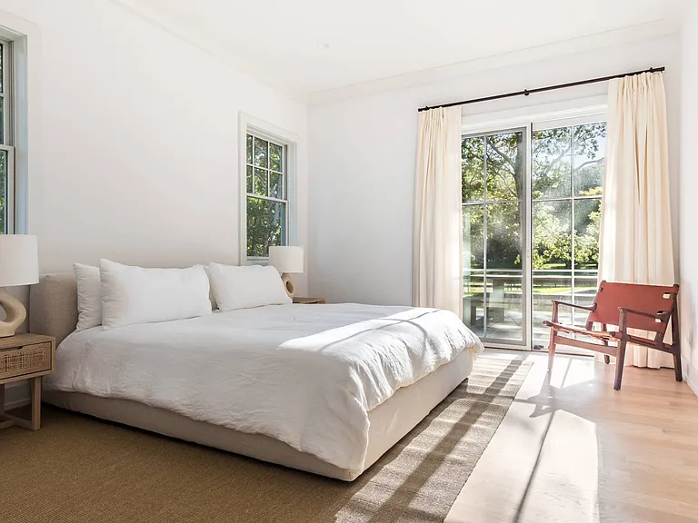 9 Rose Ave — Photo 10