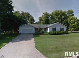204 E Maple St, Mount Pulaski, IL 62548
