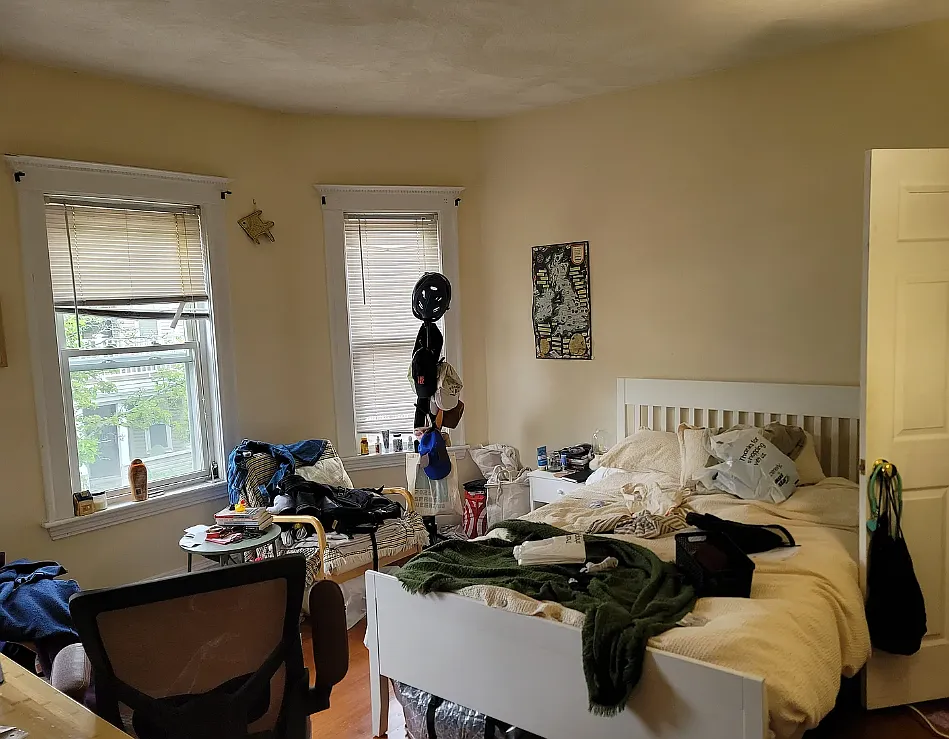 3 bed, 1200 sqft, $4,220 — Photo 1