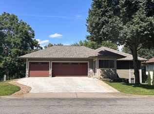 1005 E River St, Monticello, MN 55362