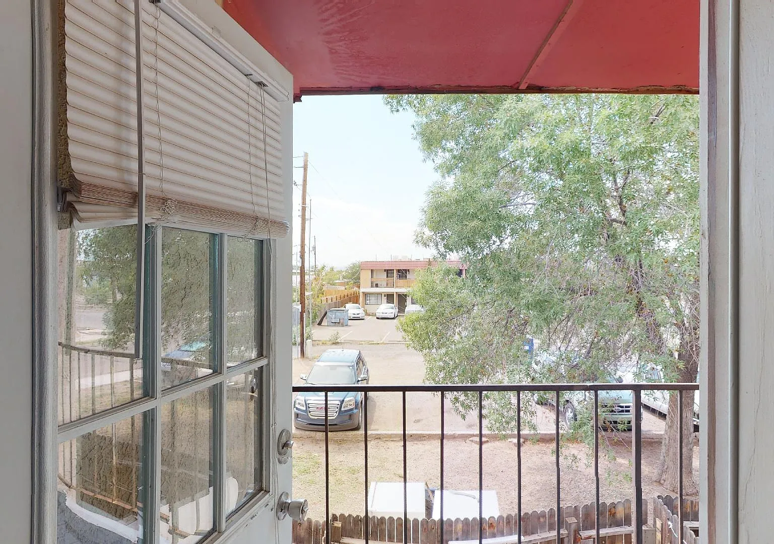 Updated 2 Bedroom Town Home Apt. in the Sawmill District — Photo 1