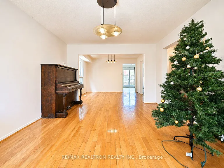 10 Pinewood Dr — Photo 7