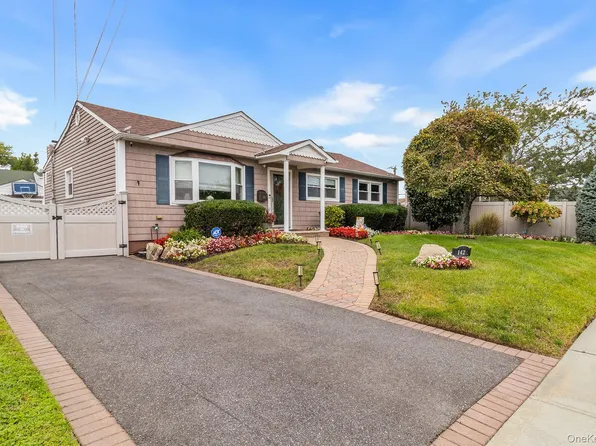 142 Montgomery Avenue, Oceanside, NY 11572
