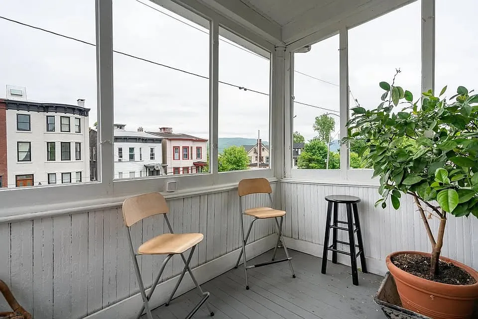 3 bed, 1600 sqft, $2,800 — Photo 3