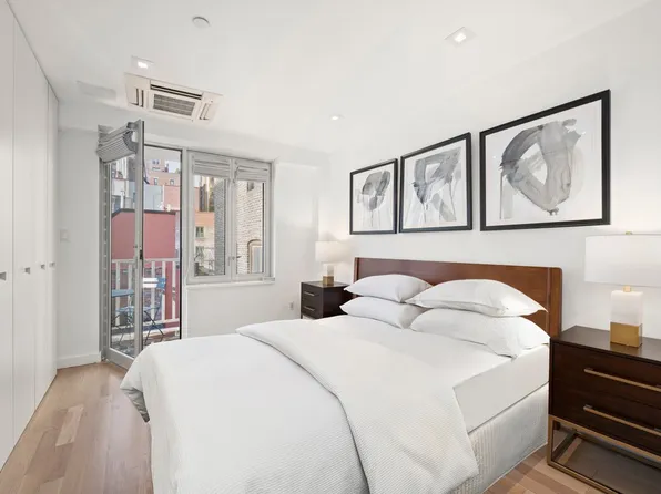 82 University Place image 10 of 17