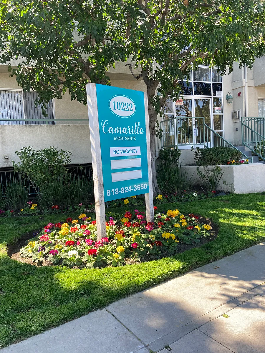Building Lawn - Camarillo Apartments