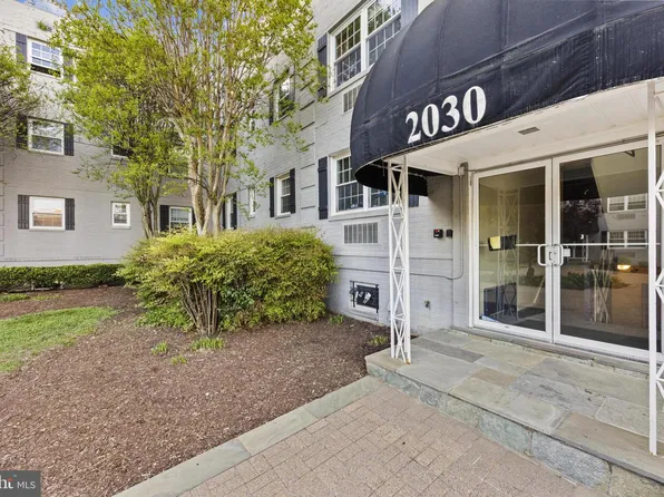 2030 N Vermont St APT 102, Arlington, VA 22207