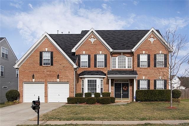 1st image of 829 Pinkney Pl
