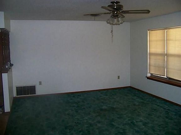 4th image of 107 Moorman Dr