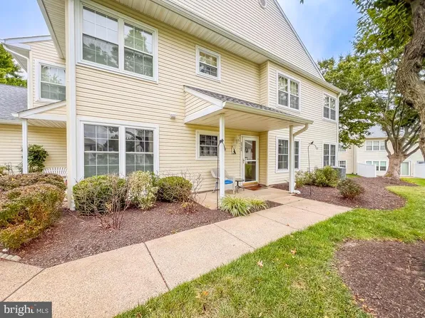 2708 Lynbrooke Dr, Yardley, PA 19067