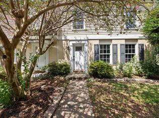 8 Patriot Cir, Durham, NC 27704