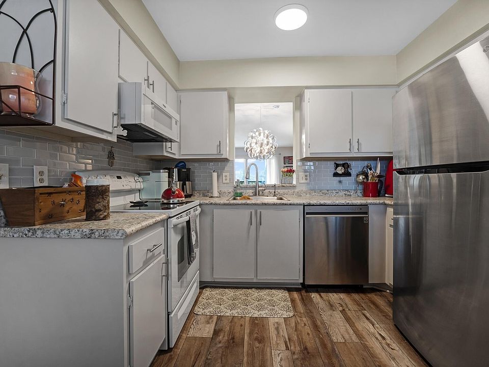 1st image of 6936 Huntington Lane #204