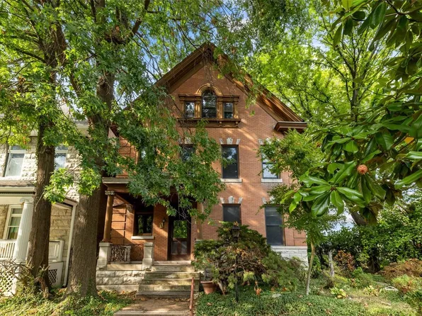 5033 Washington Pl, Saint Louis, MO 63108
