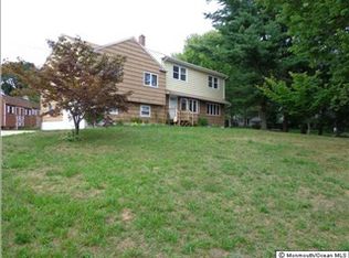 18 Millbrook Dr, Middletown, NJ 07748