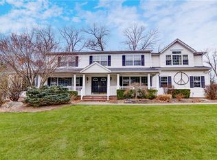 2 Amethyst Ct, West Nyack, NY 10994