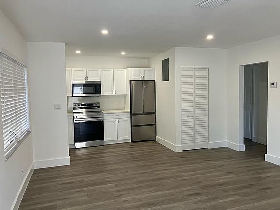 5th image of 720 SE 16th St #4