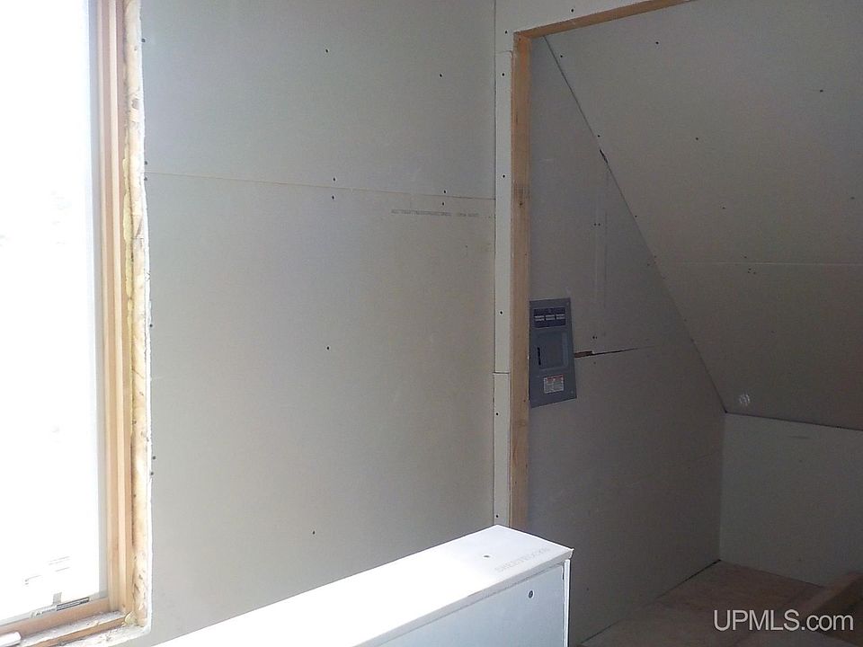 1st image of 107 4th St #4