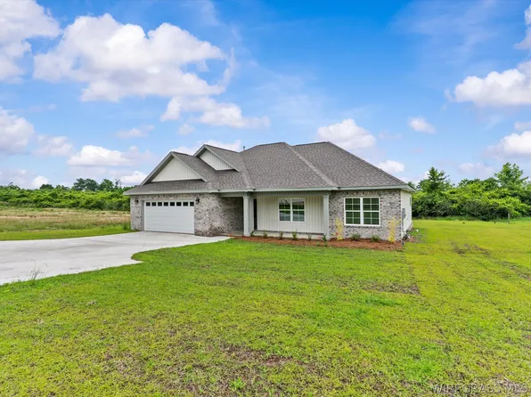 562 N John St, New Brockton, AL 36351