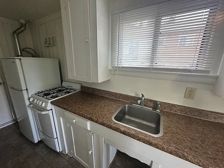 598 Spruce Rd #3 — Photo 9