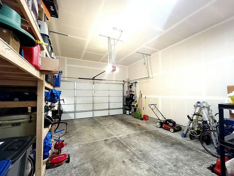 2416 NE Redford St — Photo 31
