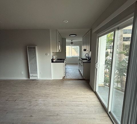 3rd image of 14426 Addison St #14C