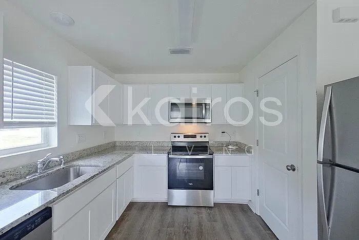3 bed, 2.0 bath, 1246 sqft, $1,695 — Photo 4