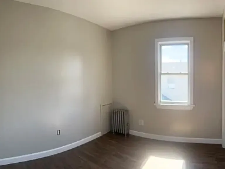 263 E 22nd St #2 — Photo 1