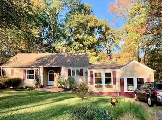 207 Hillcrest Ct, Knoxville, TN 37920