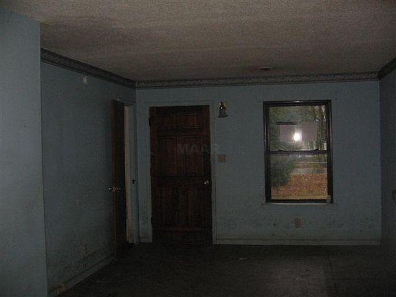 3rd image of 106 Mooring Dr