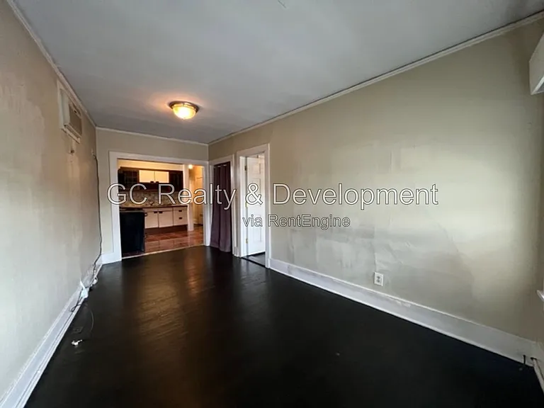 534 Crescent Blvd — Photo 3