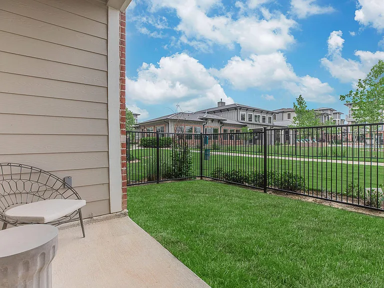 Residence at Oakmont Apartments — Photo 30