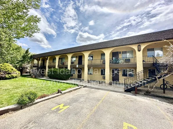 Villa, 222 S Jackson St #G, Boise, ID 83705