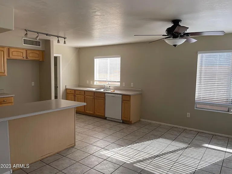 10509 E Olla Ave — Photo 5