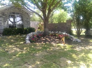 2701 Monthaven Dr, Arlington, TX 76001