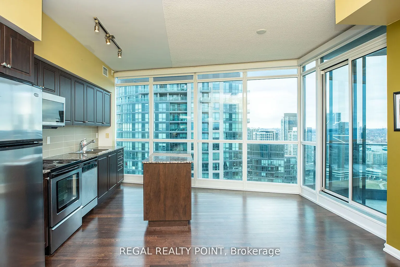 215 Fort York Blvd #3410 photo 1