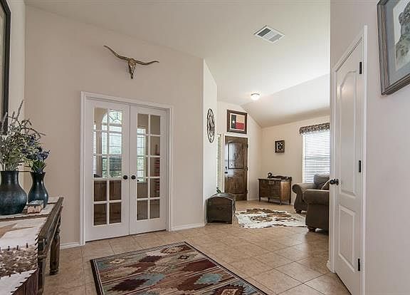 4th image of 546 Kenilworth Ave