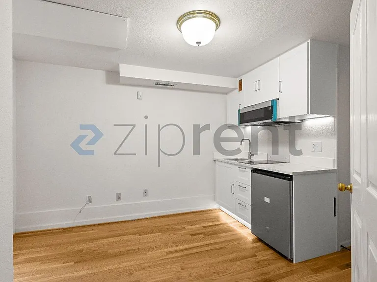 Ground Floor Suite (GFS) Kitchenette