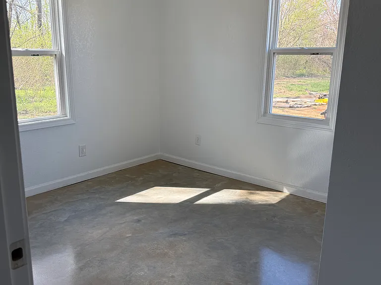 719 Hopkins St — Photo 15