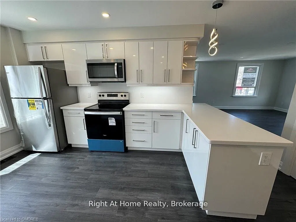 2 bed, $2,500 — Photo 3