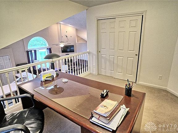 3rd image of 6412 Symmes Ln