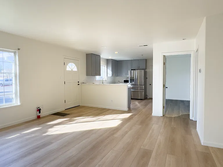 540 W Spain St — Photo 17